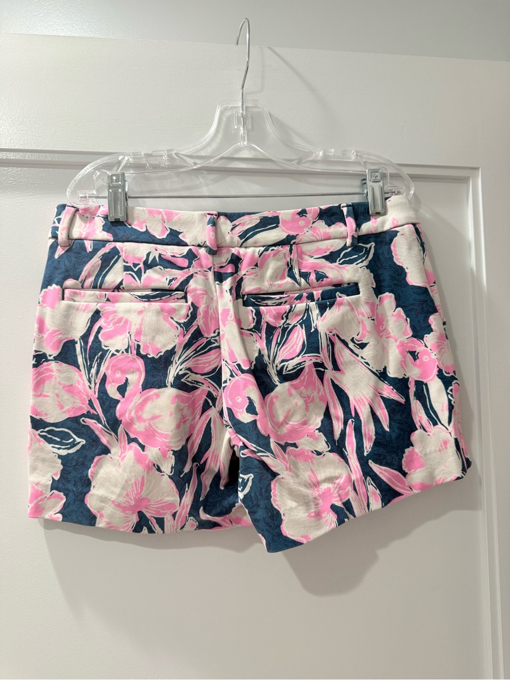 Lily Pulitzer Floral Print Pink & Navy Women’s Shorts - Picture 2 of 2